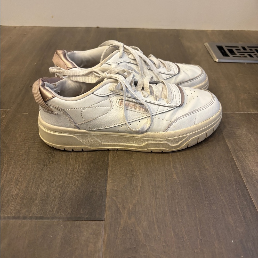Reebok White Sneakers with Light Pink Heel Detail